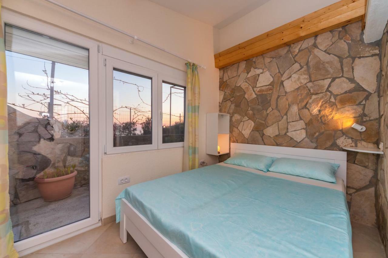 Apartments Mirian Петровац Экстерьер фото